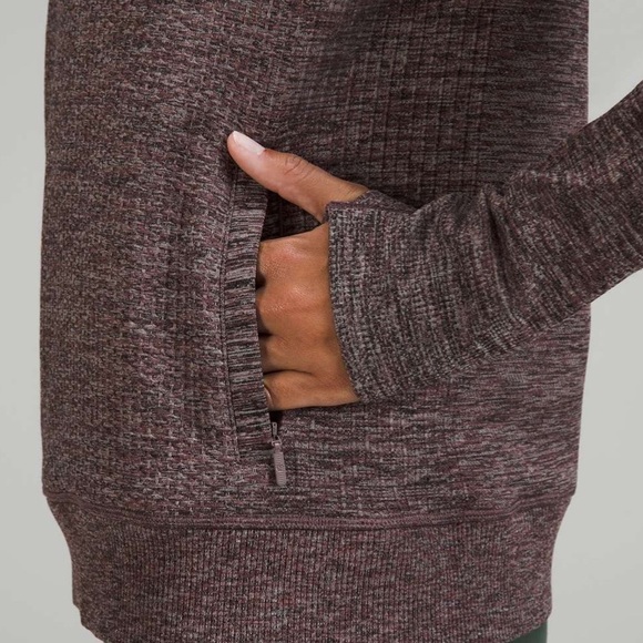 Lululemon Engineered warmth 1/2 zip chrome/lunar rock - Picture 3 of 6
